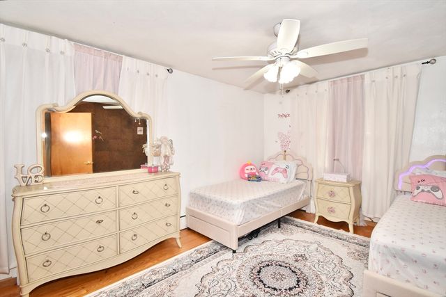 541 Grattan St, Chicopee, MA 01020