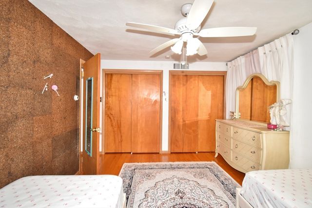 541 Grattan St, Chicopee, MA 01020