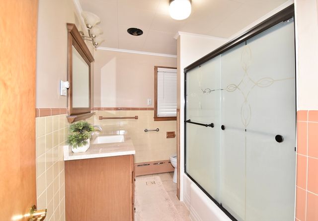 541 Grattan St, Chicopee, MA 01020