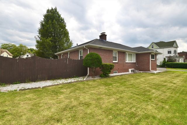 541 Grattan St, Chicopee, MA 01020