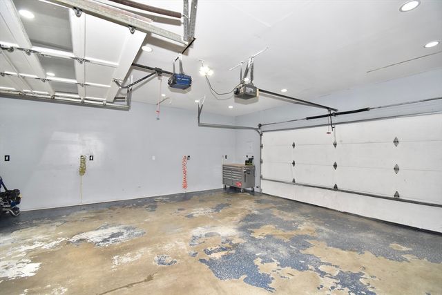 541 Grattan St, Chicopee, MA 01020