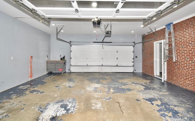 541 Grattan St, Chicopee, MA 01020