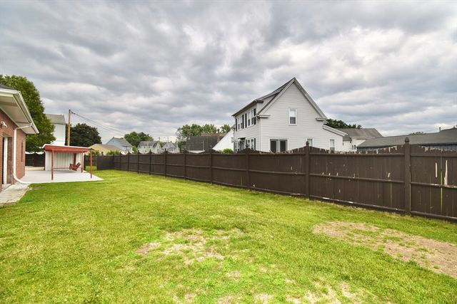 541 Grattan St, Chicopee, MA 01020