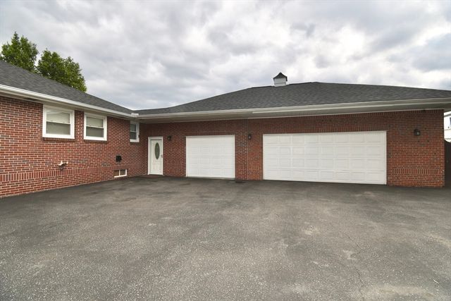 541 Grattan St, Chicopee, MA 01020
