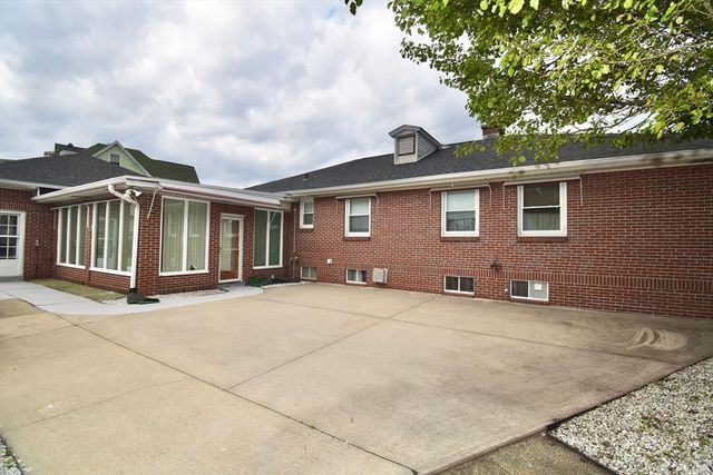 541 Grattan St, Chicopee, MA 01020