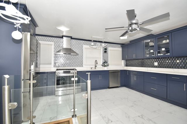 541 Grattan St, Chicopee, MA 01020