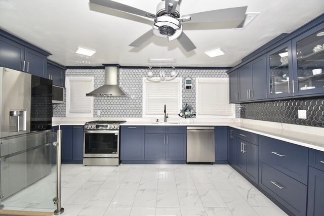 541 Grattan St, Chicopee, MA 01020