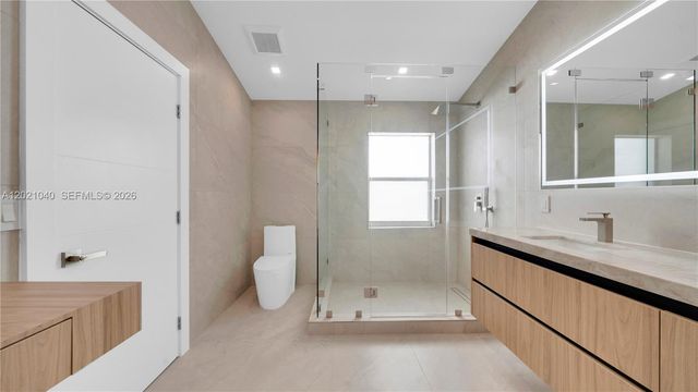 3330 SW 50th St, Hollywood, FL 33312