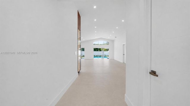 3330 SW 50th St, Hollywood, FL 33312
