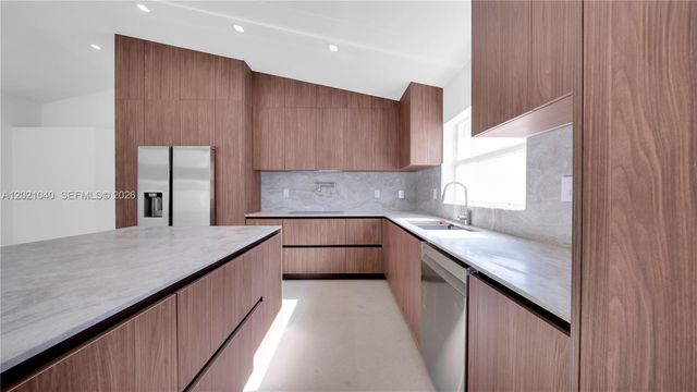 3330 SW 50th St, Hollywood, FL 33312