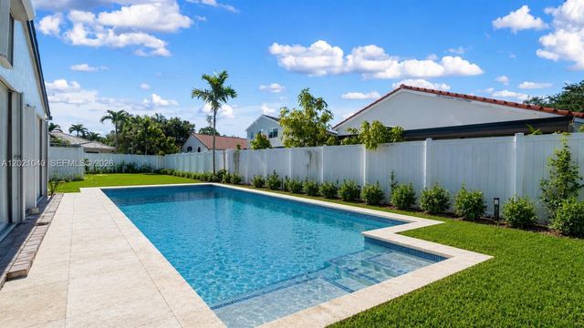 3330 SW 50th St, Hollywood, FL 33312