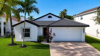3330 SW 50th St, Hollywood, FL 33312
