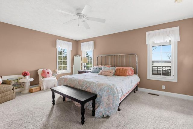 3390 Muskie Dr, Mansfield, OH 44903