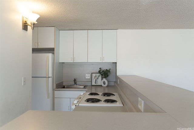 2525 Date Street 605, Honolulu, HI 96826