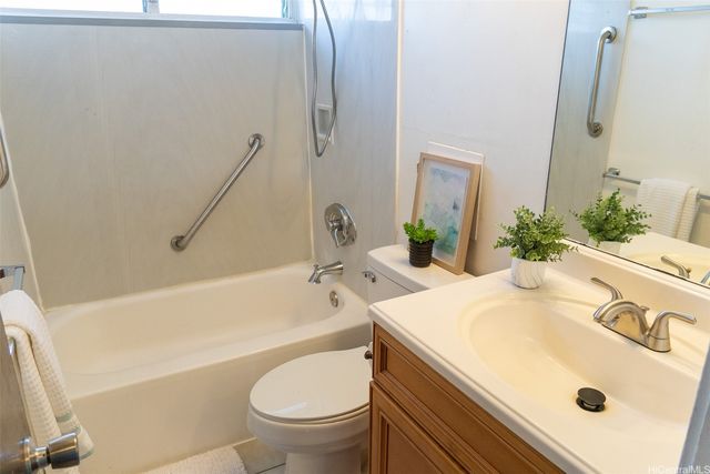 2525 Date Street 605, Honolulu, HI 96826