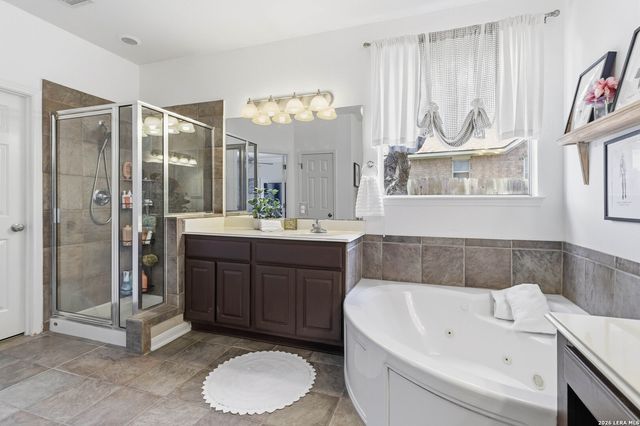 1618 Heavens Peak, San Antonio, TX 78258