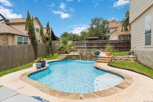 1618 Heavens Peak, San Antonio, TX 78258