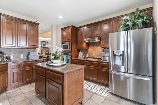 1618 Heavens Peak, San Antonio, TX 78258