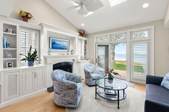 60 Robbins Road 9, Plymouth, MA 02360