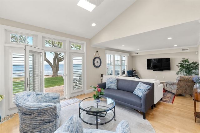 60 Robbins Road 9, Plymouth, MA 02360