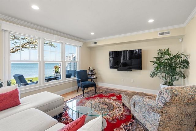 60 Robbins Road 9, Plymouth, MA 02360