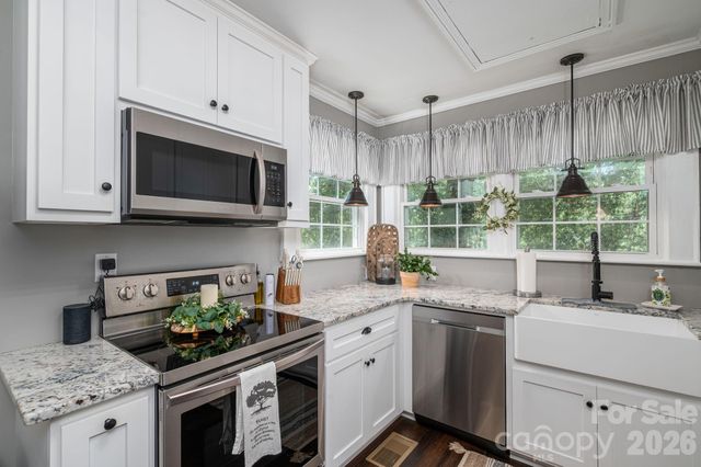 823 N Laurel Street, Lincolnton, NC 28092