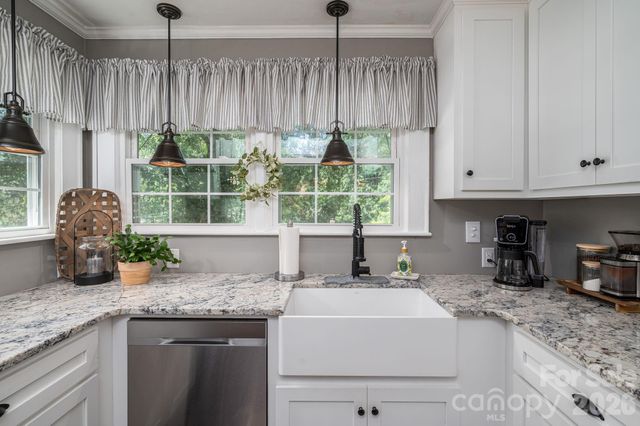 823 N Laurel Street, Lincolnton, NC 28092