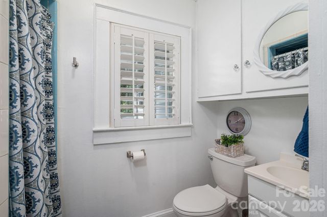 823 N Laurel Street, Lincolnton, NC 28092