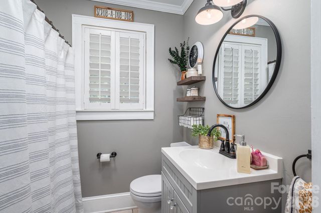 823 N Laurel Street, Lincolnton, NC 28092