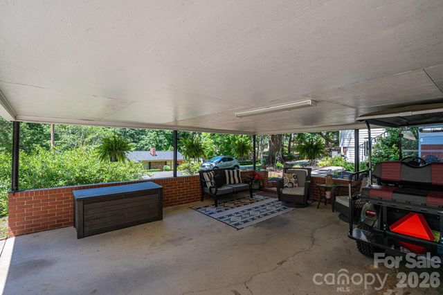 823 N Laurel Street, Lincolnton, NC 28092