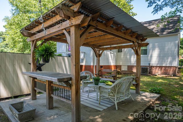 823 N Laurel Street, Lincolnton, NC 28092