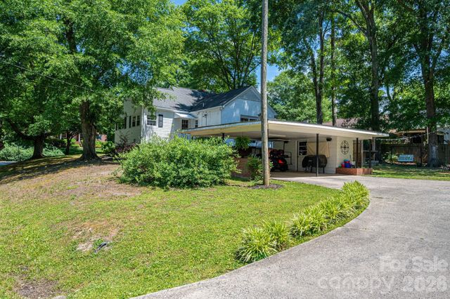 823 N Laurel Street, Lincolnton, NC 28092