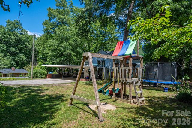 823 N Laurel Street, Lincolnton, NC 28092