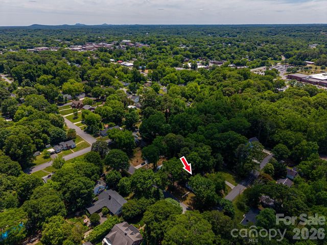 823 N Laurel Street, Lincolnton, NC 28092