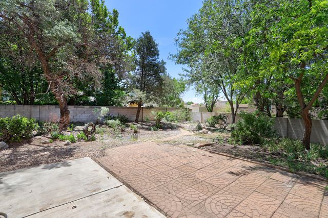 11500 Pine Top Lane NE, Albuquerque, NM 87111