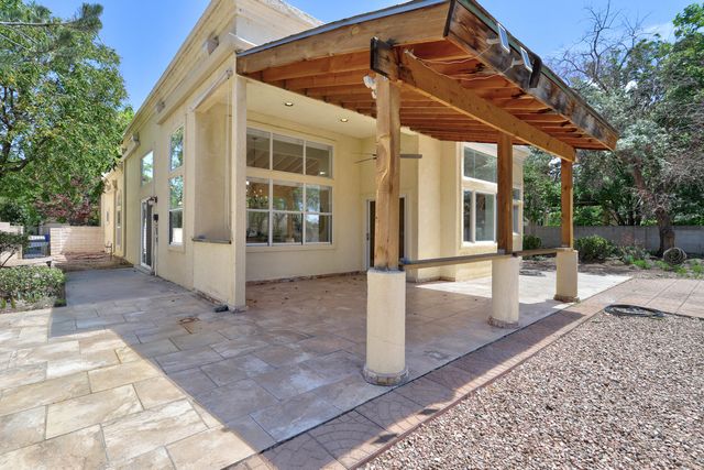 11500 Pine Top Lane NE, Albuquerque, NM 87111