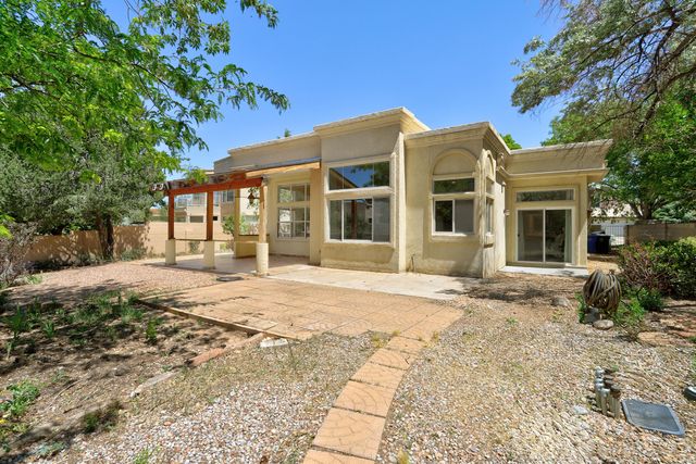 11500 Pine Top Lane NE, Albuquerque, NM 87111