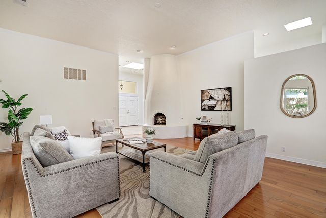 11500 Pine Top Lane NE, Albuquerque, NM 87111