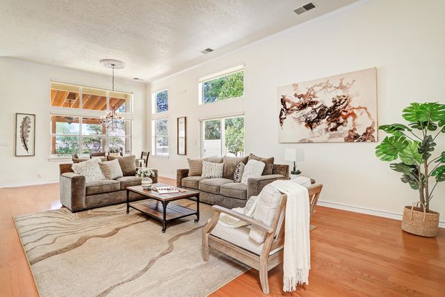 11500 Pine Top Lane NE, Albuquerque, NM 87111