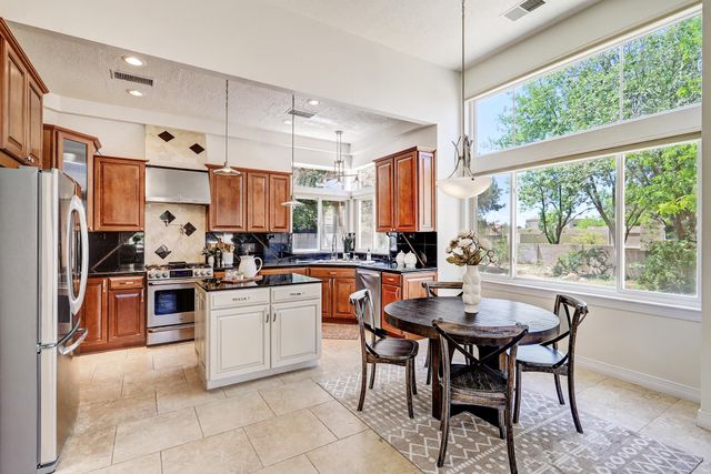 11500 Pine Top Lane NE, Albuquerque, NM 87111