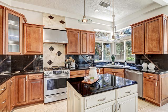11500 Pine Top Lane NE, Albuquerque, NM 87111