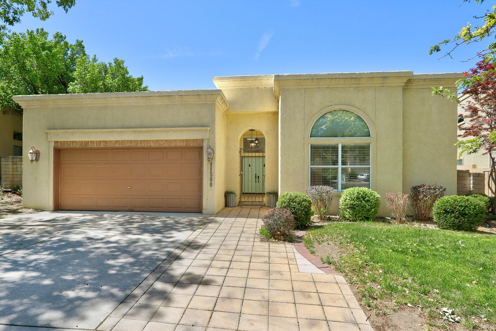 11500 Pine Top Lane NE, Albuquerque, NM 87111