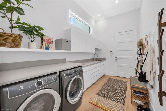 1671 Vinland WAY, Naples, FL 34105