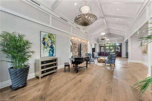 1671 Vinland WAY, Naples, FL 34105