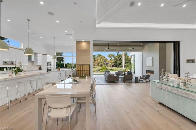 1671 Vinland WAY, Naples, FL 34105