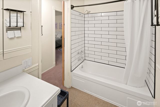 18904 8th Avenue NW #128, Shoreline, WA 98177