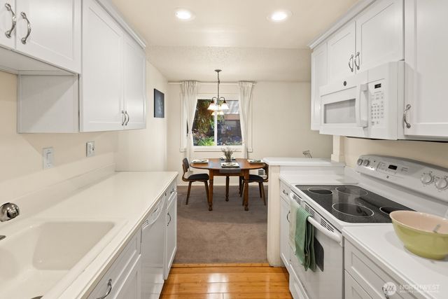 18904 8th Avenue NW #128, Shoreline, WA 98177