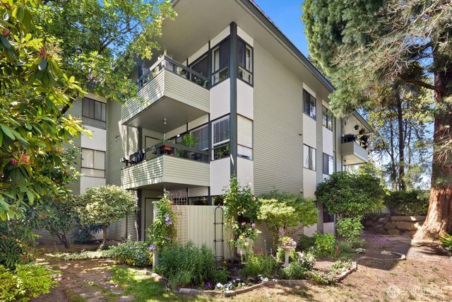 18904 8th Avenue NW #128, Shoreline, WA 98177