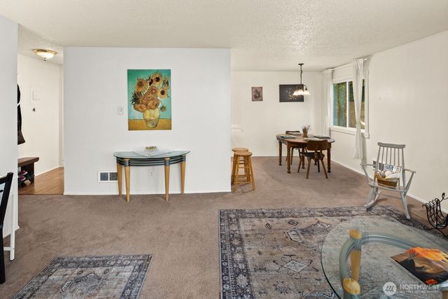 18904 8th Avenue NW #128, Shoreline, WA 98177