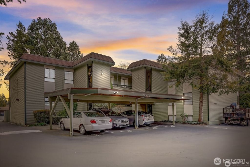 18904 8th Avenue NW #128, Shoreline, WA 98177